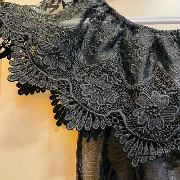 Glibert off the shoulder - Picture 3 of 4